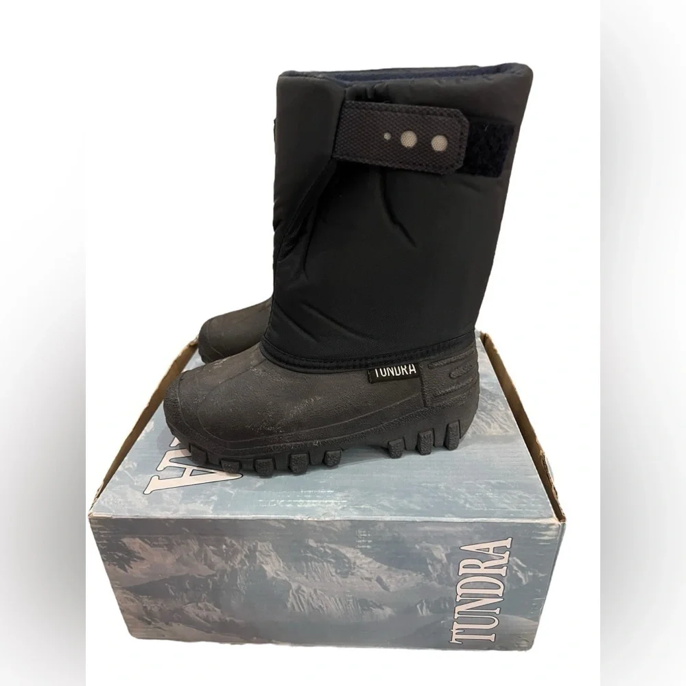 NWT Tundra Toddler Teddy Snow Boots in Navy in size c11